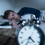 Por que minha mente não consegue parar de pensar?